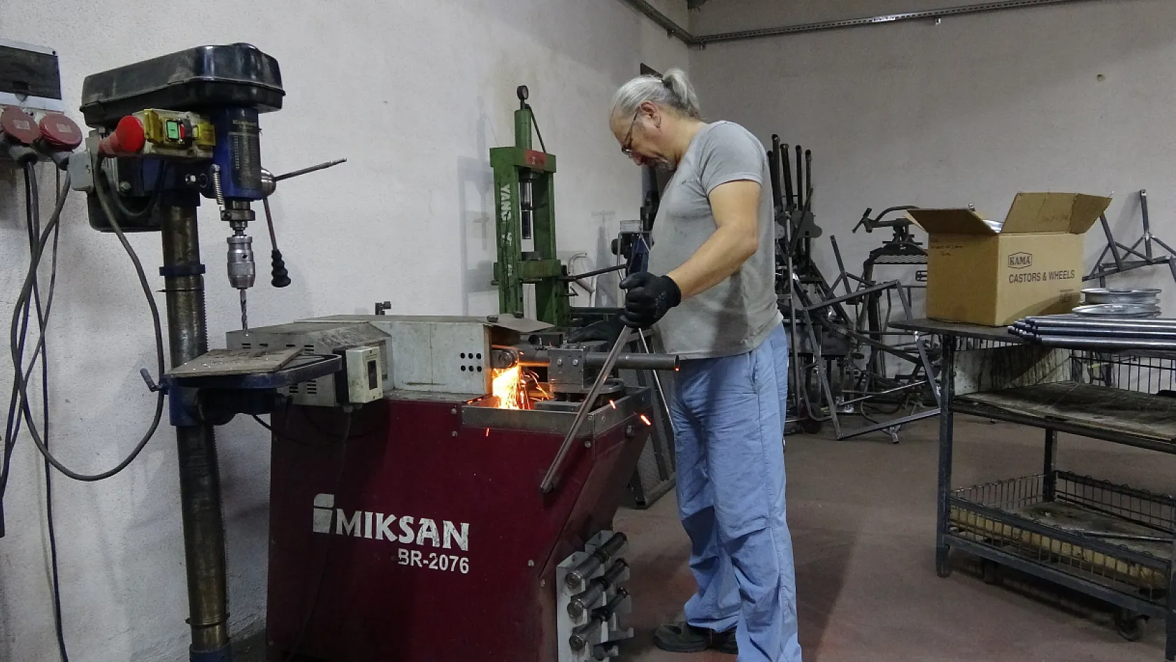 El emeğiyle üretilen yerli mikrobolite ulaşım araçları, 20'den fazla ülkeye ihraç ediliyor