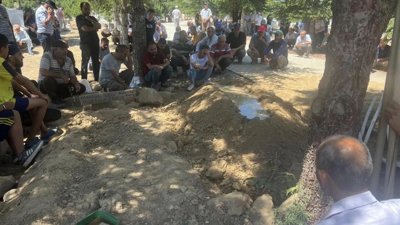 Okulda arkadaşı tarafından boğazının sıkılması sonucu hastanelik olan 10 yaşındaki çocuk hayat mücadelesini kaybetti