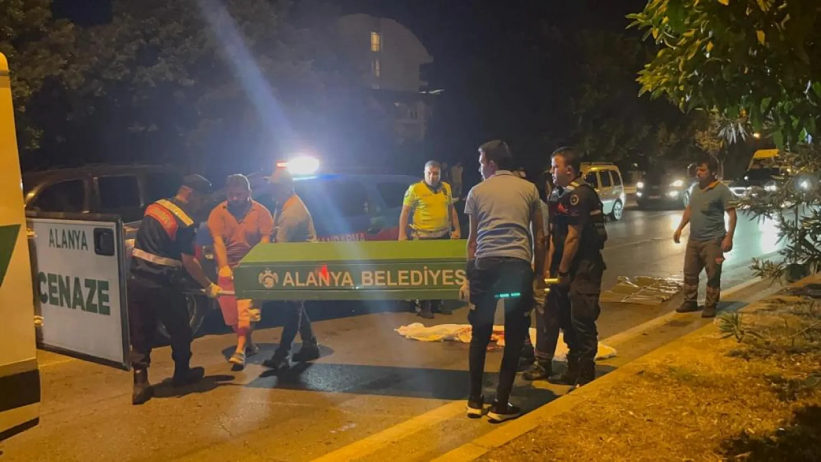 Yaya geçidinden geçerken otomobilin çaptığı Litvanya uyruklu kadın hayatını kaybetti