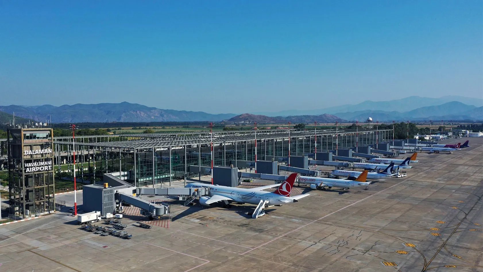 Muğla'nın iki havalimanı 6 ayda 3 milyon 531 yolcuya hizmet verdi