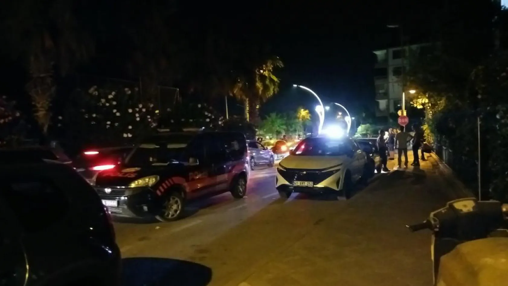 Karısının gözleri önünde bıçaklanarak öldürüldü