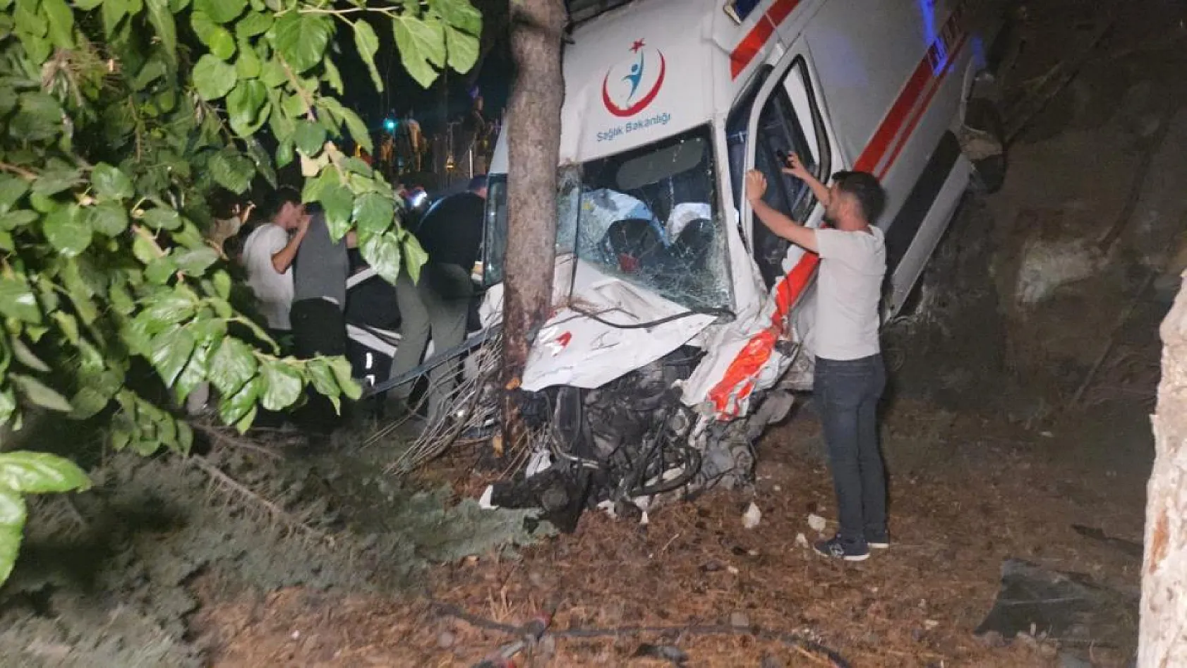 Hasta Nakil Ambulansı Kaza Yaptı: 78 Yaşındaki Kadın Hayatını Kaybetti