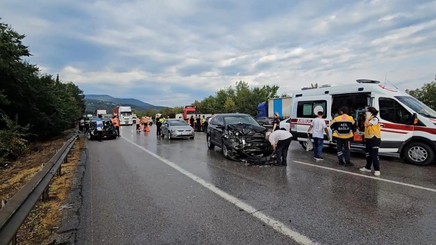 Sabah Saatlerinde Feci Kaza! 10 Araç Birbirine Girdi, Yaralılar Var