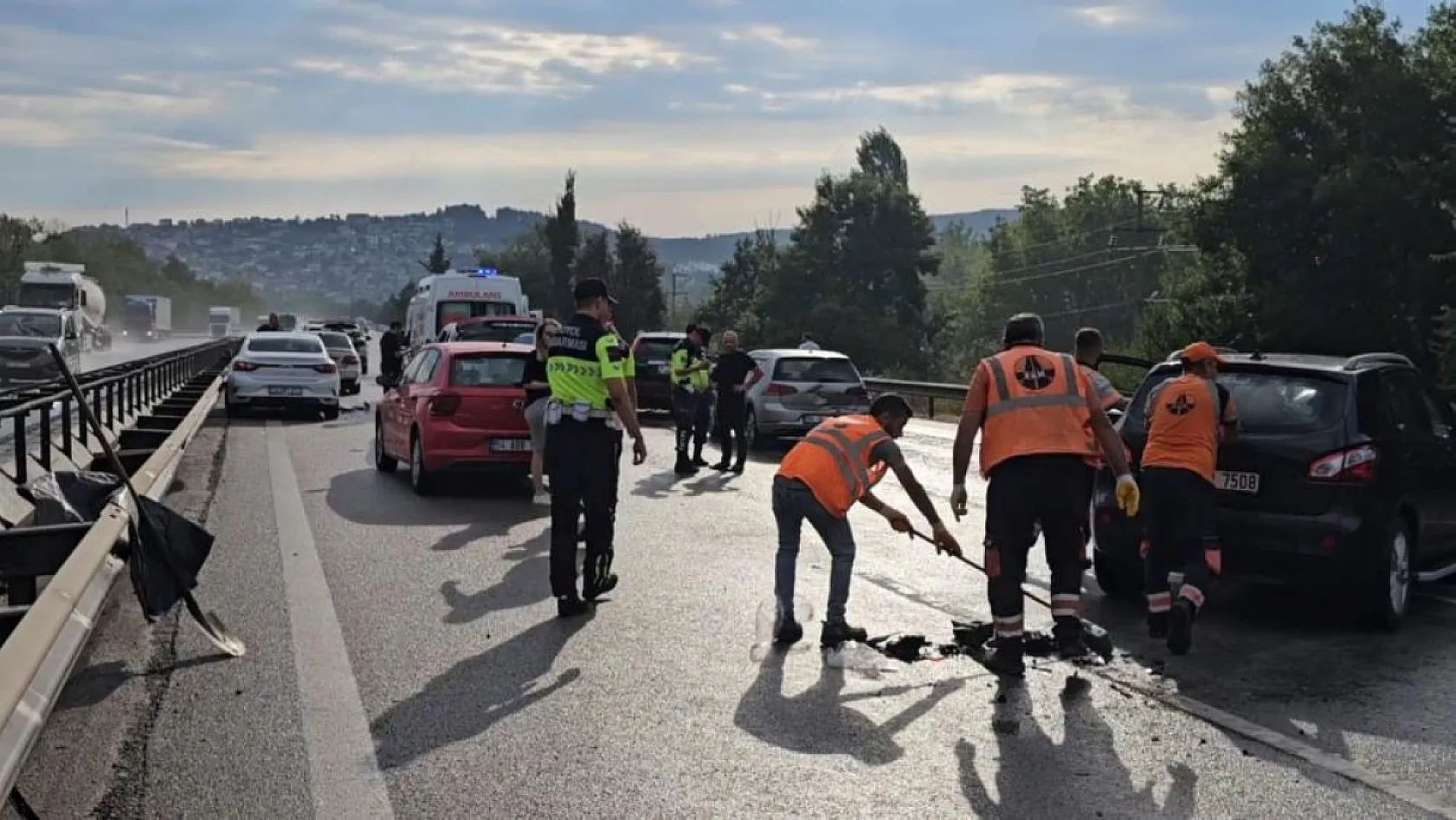 Sabah Saatlerinde Feci Kaza! 10 Araç Birbirine Girdi, Yaralılar Var