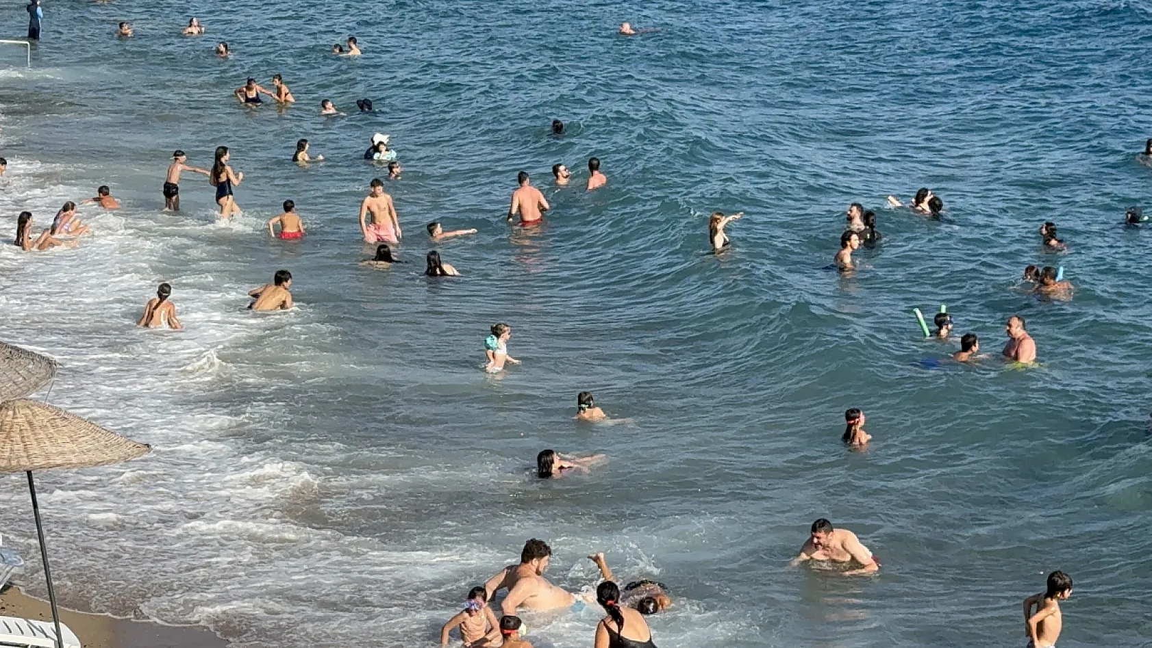 Bodrum'da adım atacak yer kalmadı, nüfus 800 bine ulaştı