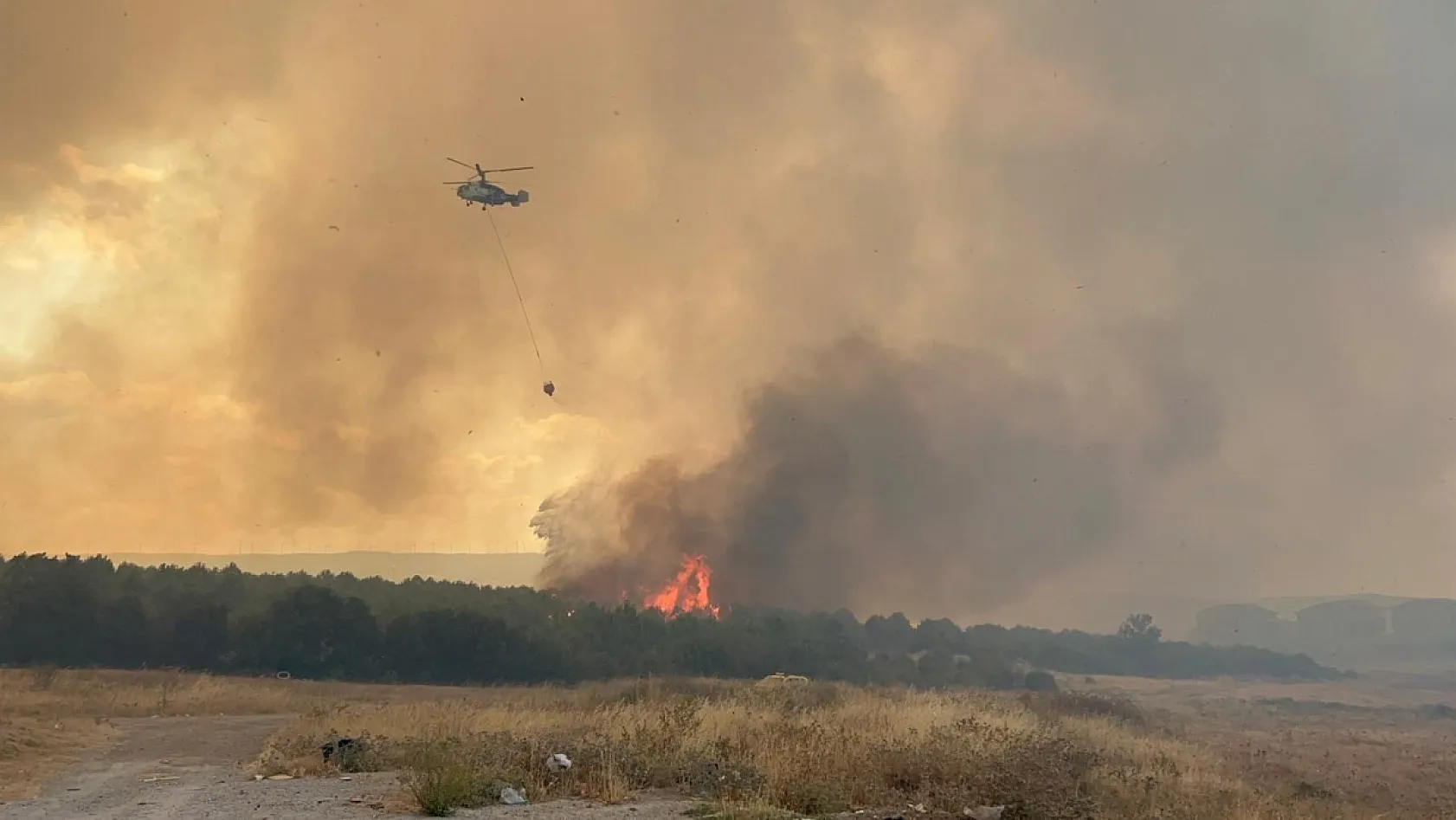 Çanakkale'de orman yangını hastaneye yaklaştı