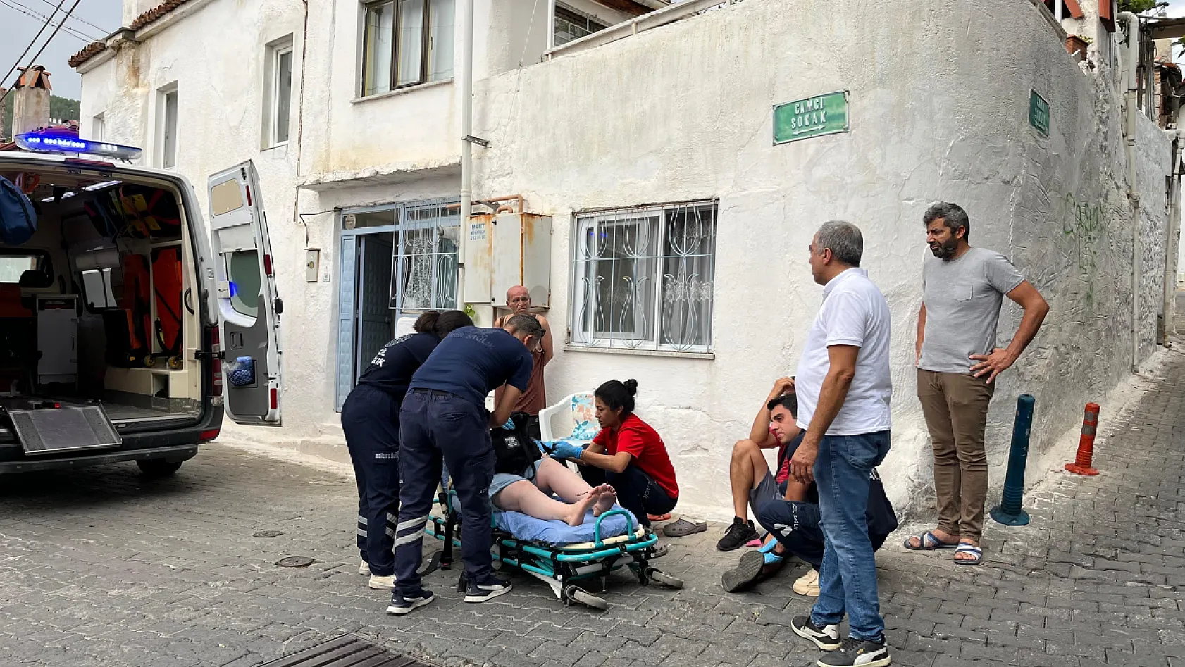 Menteşe'de otomobil ile motosiklet çarpıştı: 2 yaralı