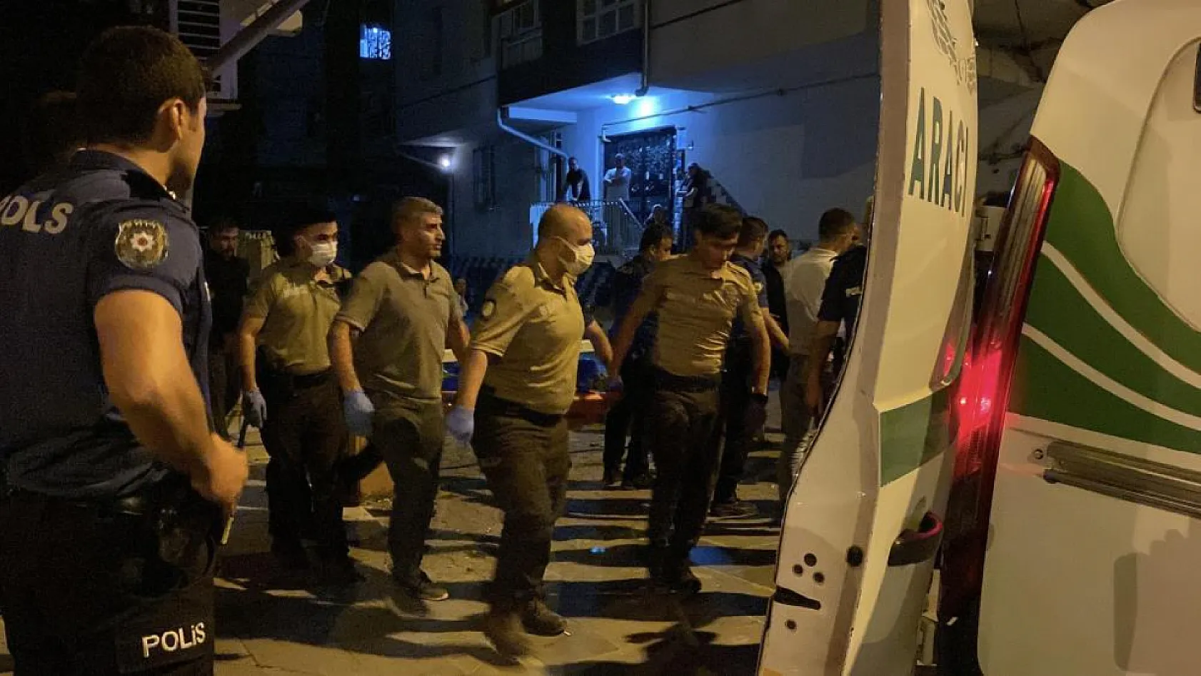 Aile İçi Dehşet: Koca Karısını Öldürüp Kendi Canına Kıydı