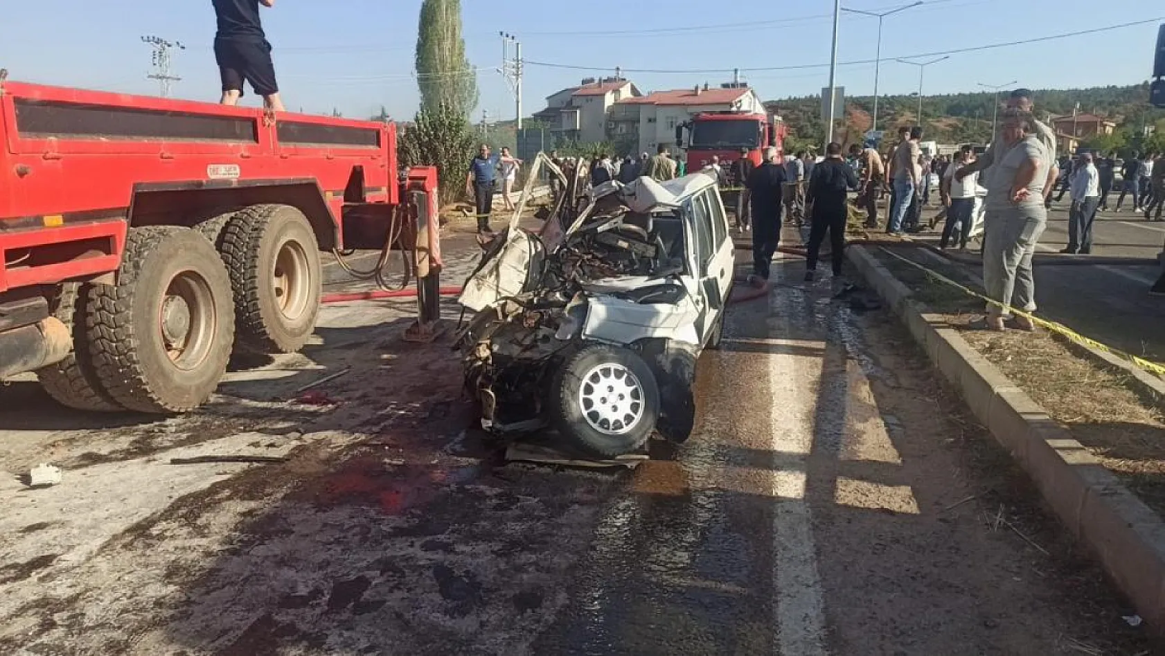 Feci Trafik Kazası: 3 Kişi Hayatını Kaybetti