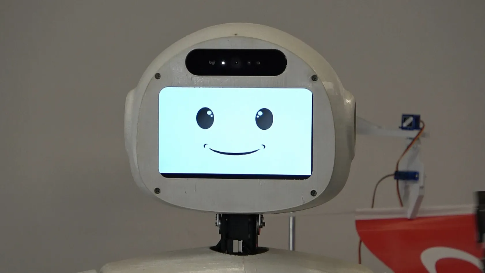 Türk üniversitelerinde bir ilk: Yapay zeka destekli insansı robot geliştirildi