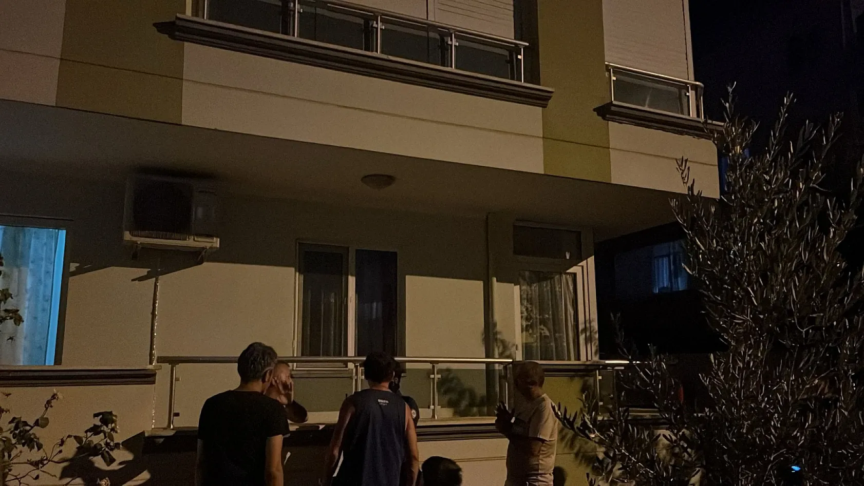 Menteşe Belediye Başkanı Aras'ın ailesinin evine molotoflu saldırı