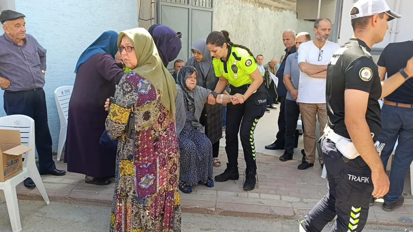 Anne yüreği...Şehit polis müdürünün annesi hastaneye kaldırıldı