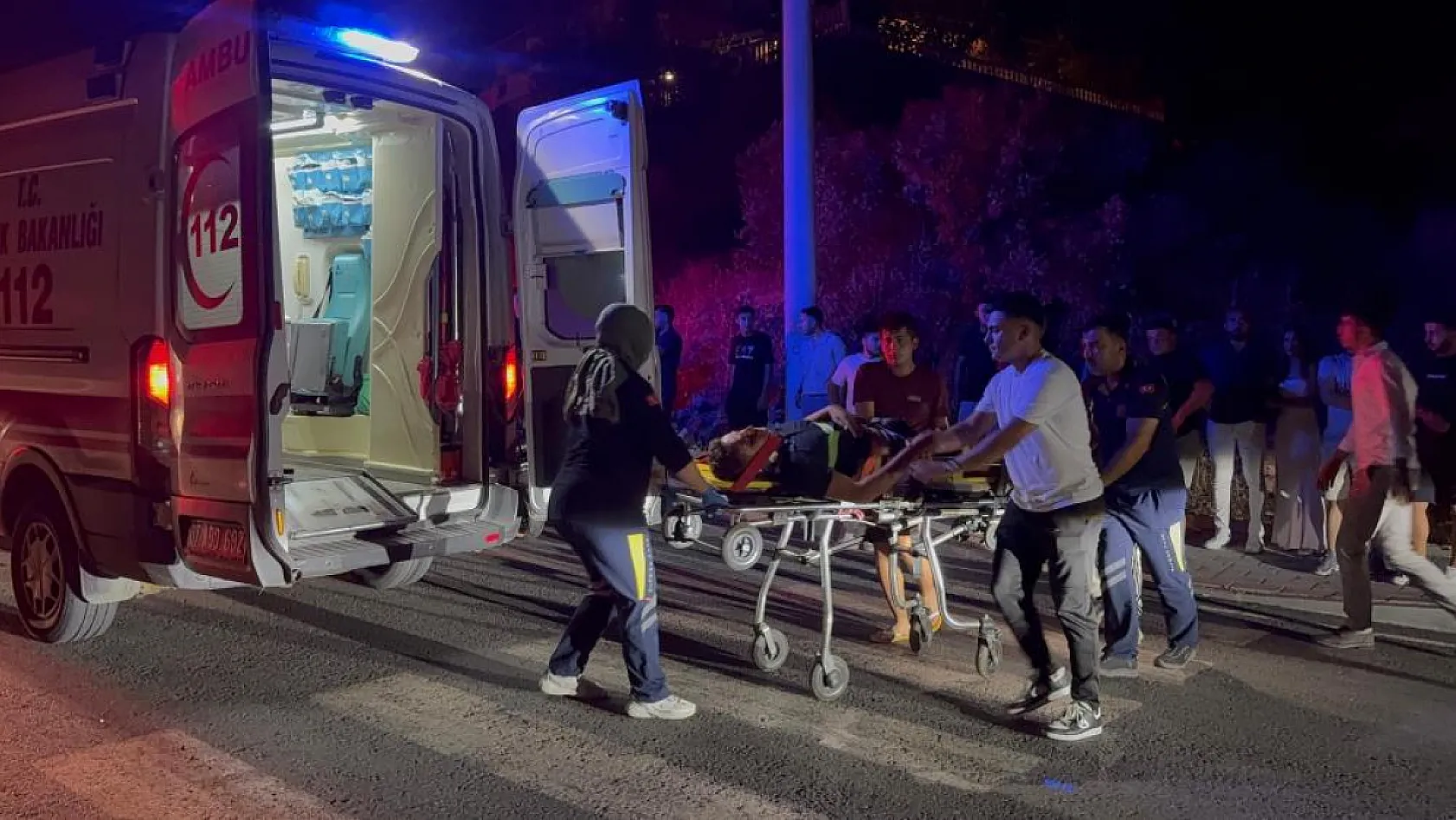 İki motosikletin çarpıştığı kazada 3 çocuk yaralandı