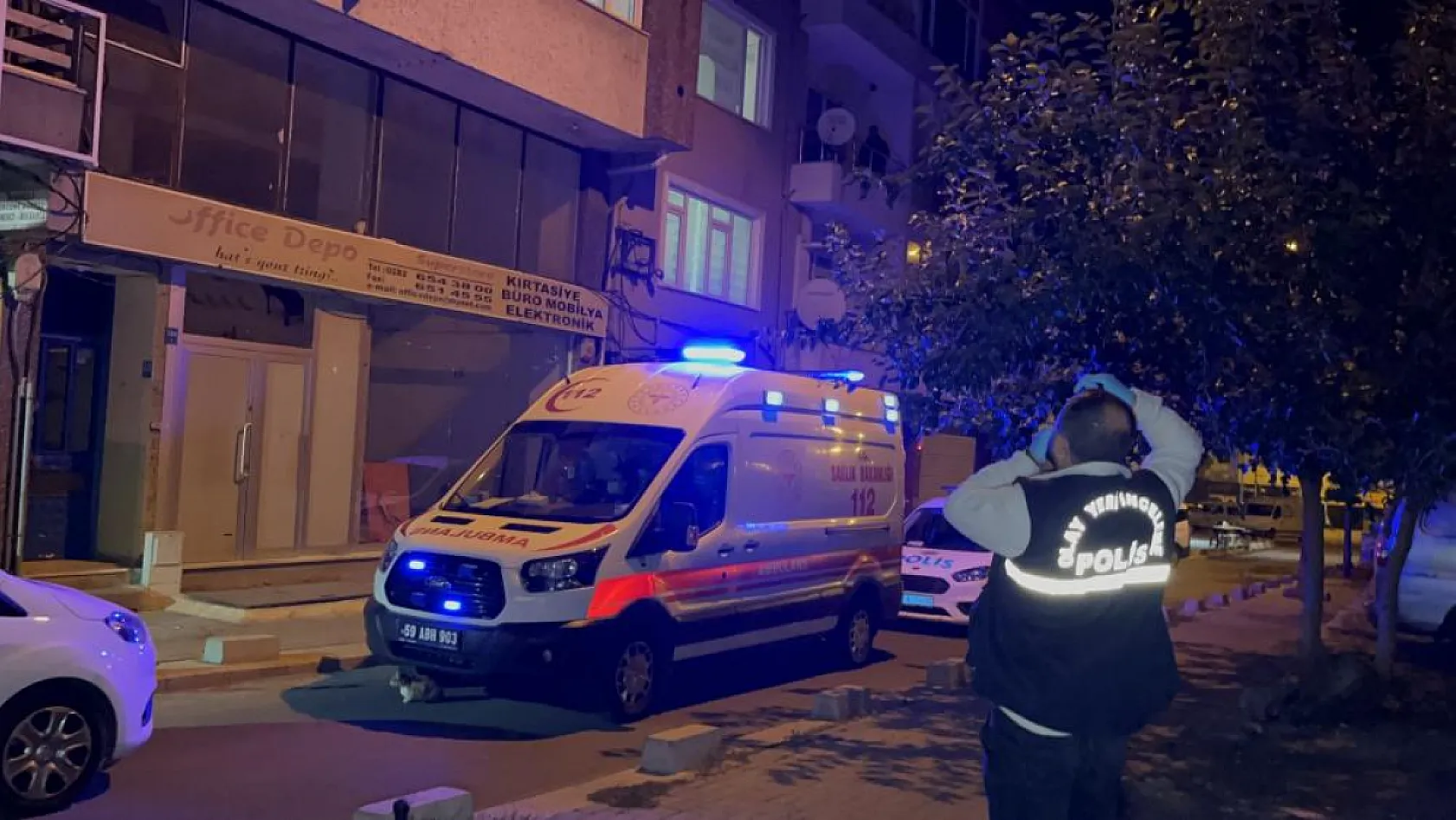 Gece yarısı şüpheli ölüm: Kanlar içinde bulundu