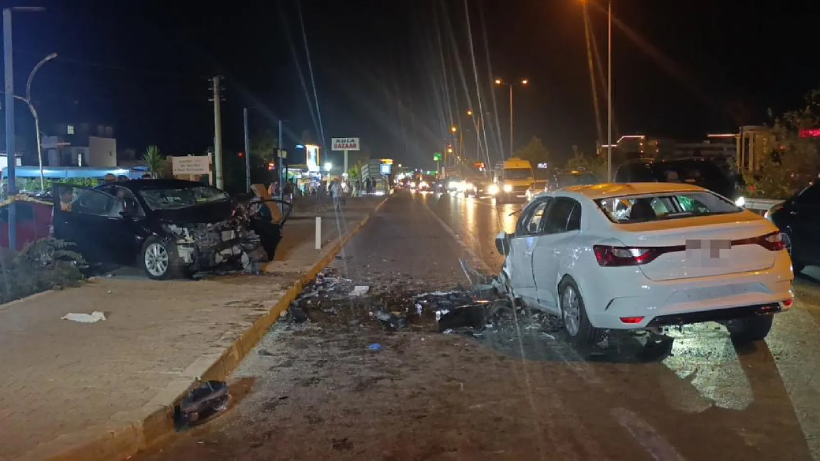 Karayolunu savaş alanına çeviren feci kaza: 2 ölü, 2 yaralı