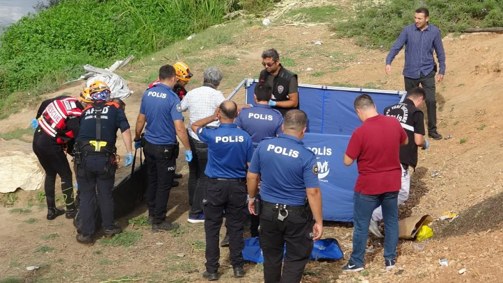 Su teresi toplarken, otlara takılmış şekilde ceset buldular