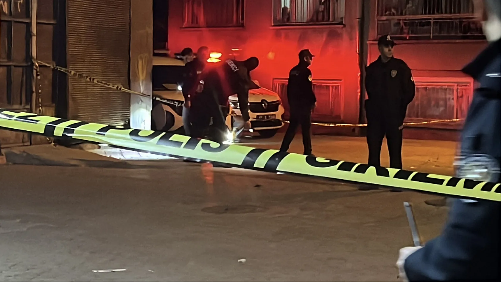 Yan bakma tartışması cinayetle bitti! 5 yaşındaki çocuk kurşunların arasında kaldı