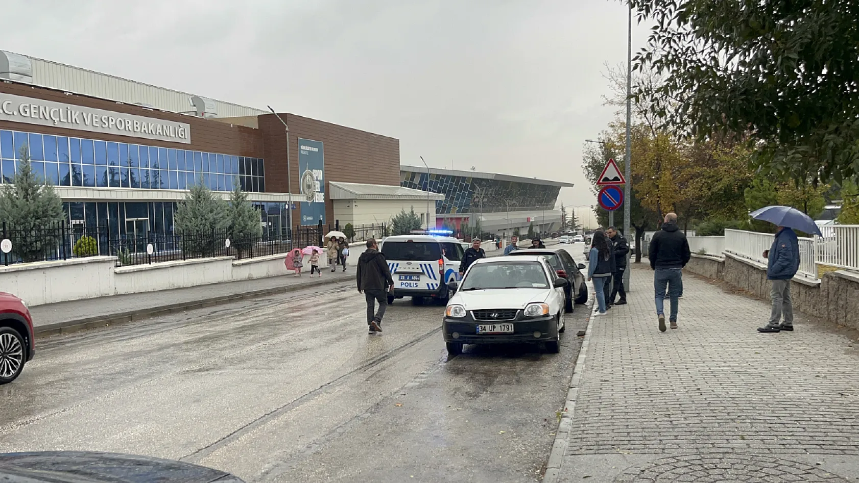 Önce sürücüyü vurdu sonra kendini ihbar etti