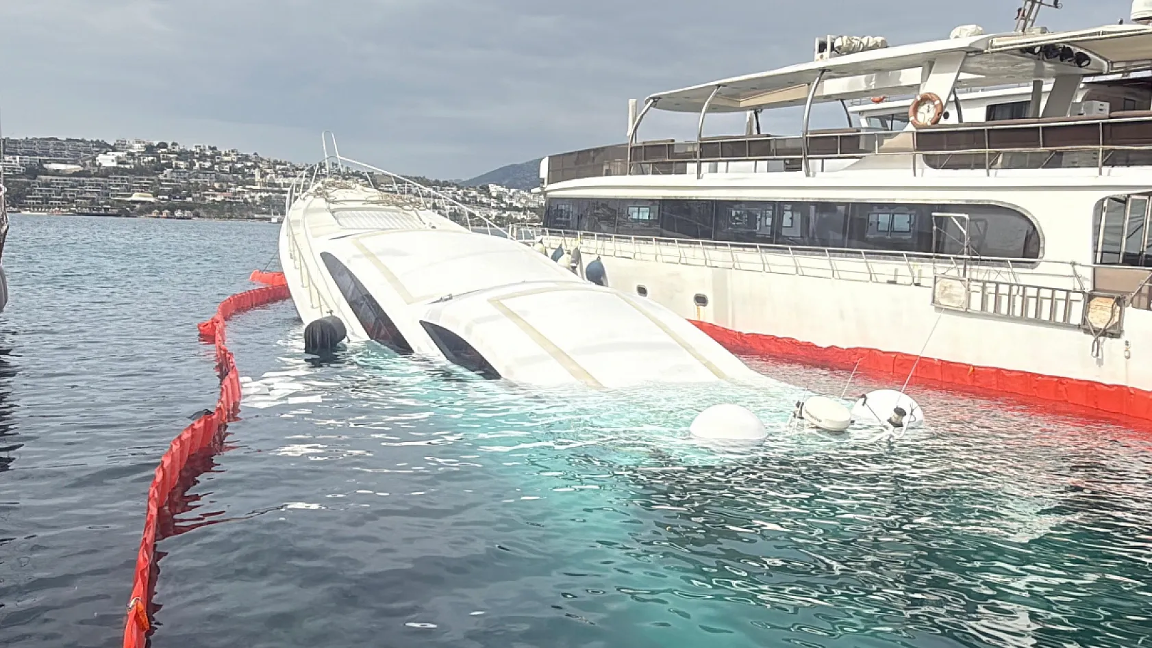 Bodrum'da 40 milyon TL'lik yat sulara gömüldü