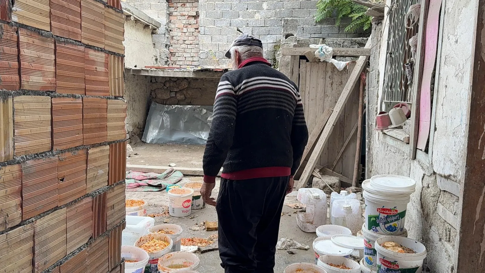 Ev sahibiyle kiracının 'çöplüğe dönmüş bahçe' kavgası