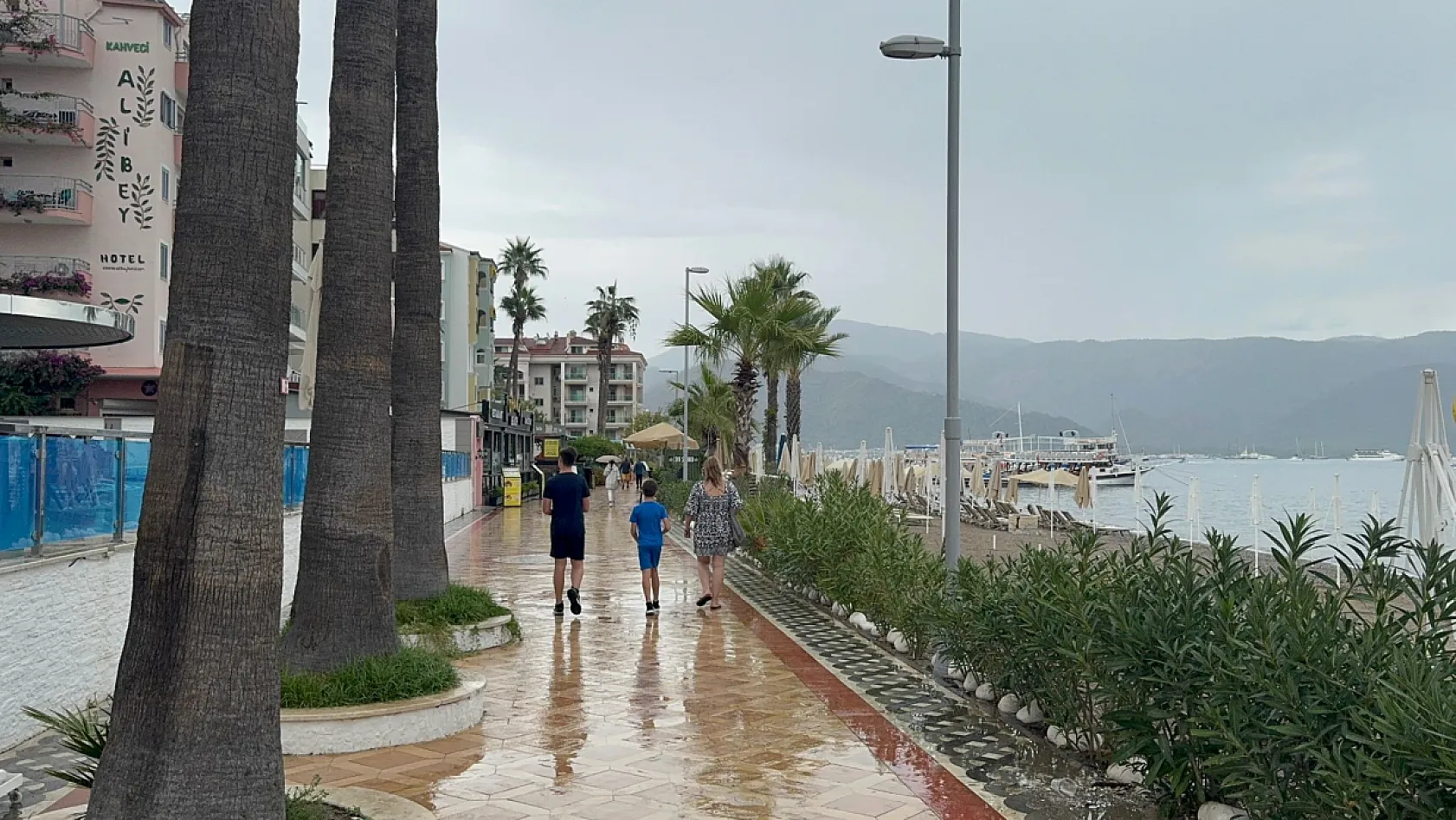 Marmaris'te yağmur ve deniz keyfi bir arada