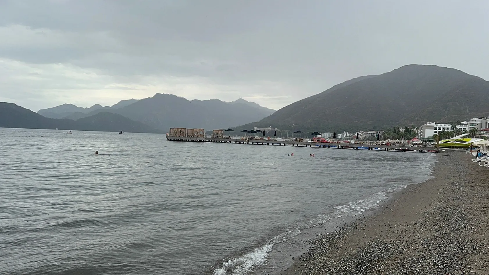 Marmaris'te yağmur ve deniz keyfi bir arada
