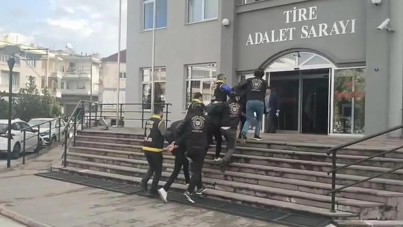 İş yerlerini kurşunlayan şüpheliler yakalandı