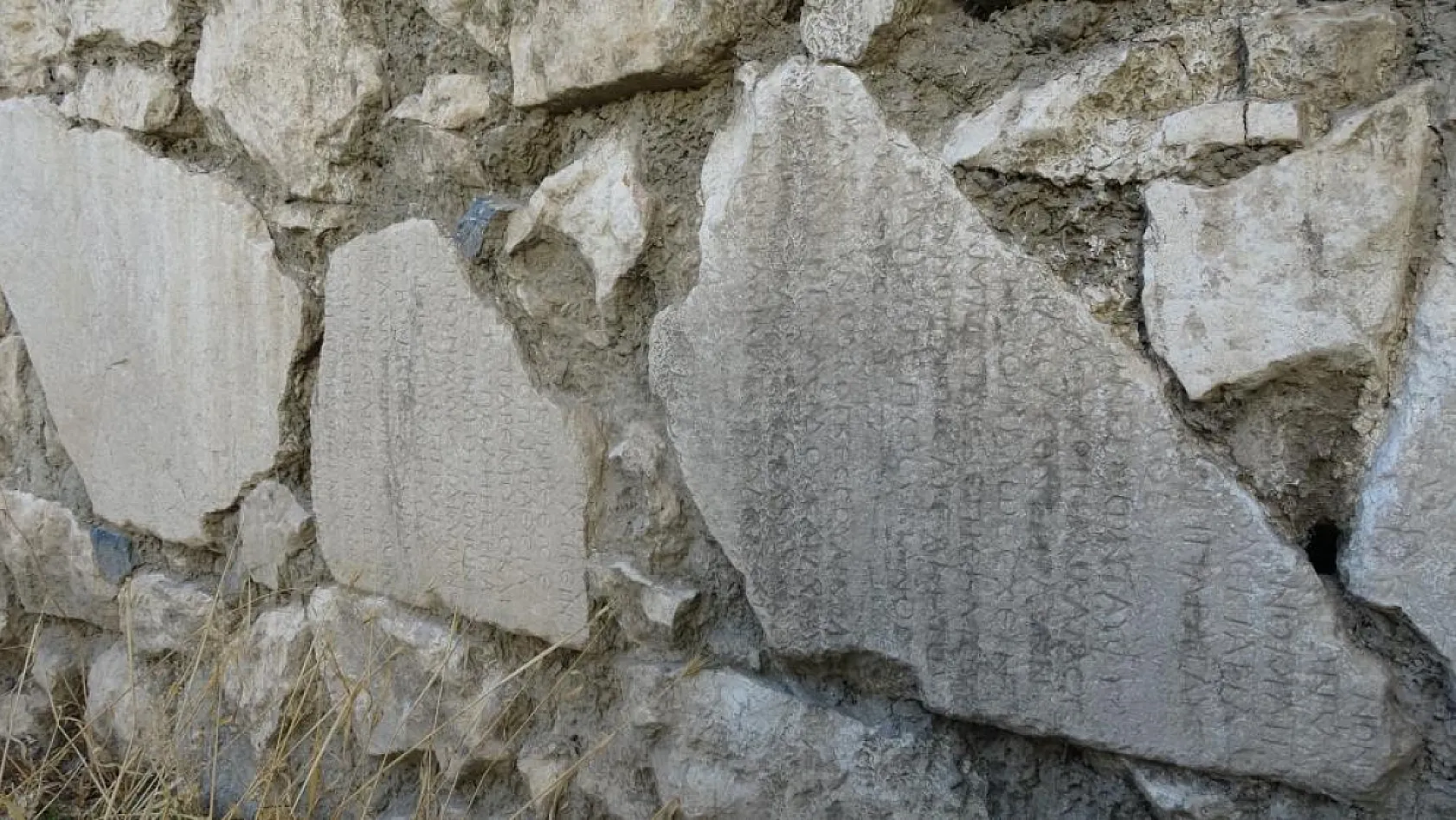 Bu evin temel taşları, İmparator Caracalla'nın 1800 yıllık mektubu çıktı