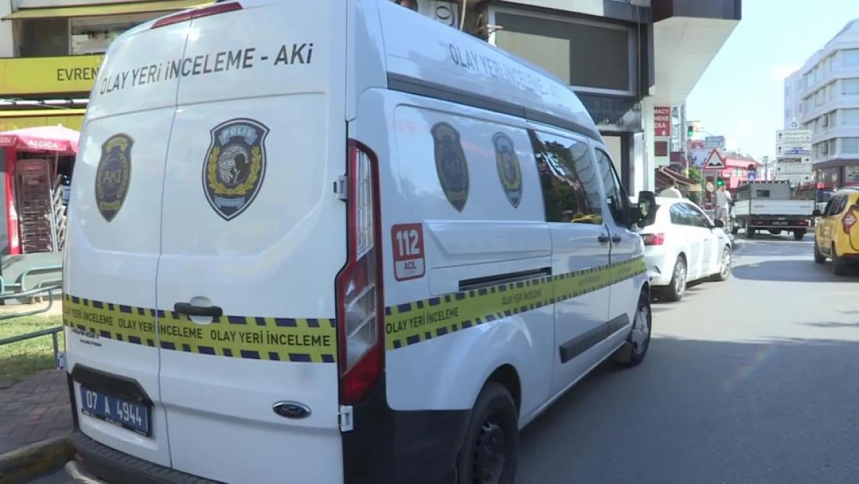 Film Gibi Soygun! Kameraları Boyadılar, 5 Kilo Altını Alıp Kaçtılar
