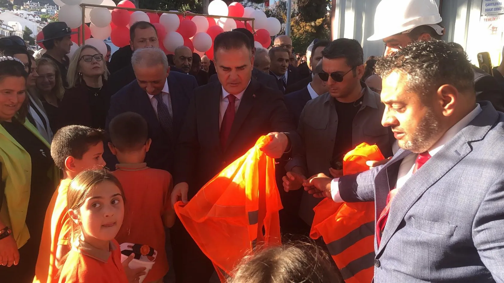 Muğla Valisi Akbıyık, Datça'daki hayırsever okulunun temelini attı