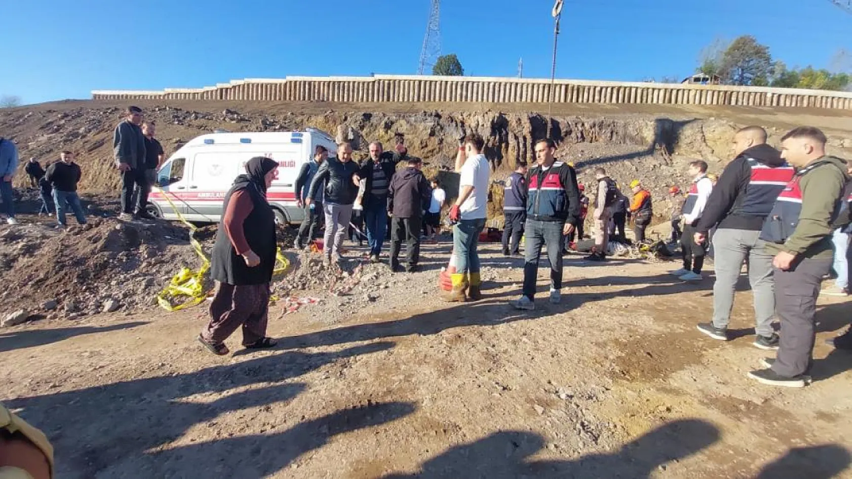 Yol Çalışmasında Kuyuya Düşen İşçi Hayatını Kaybetti