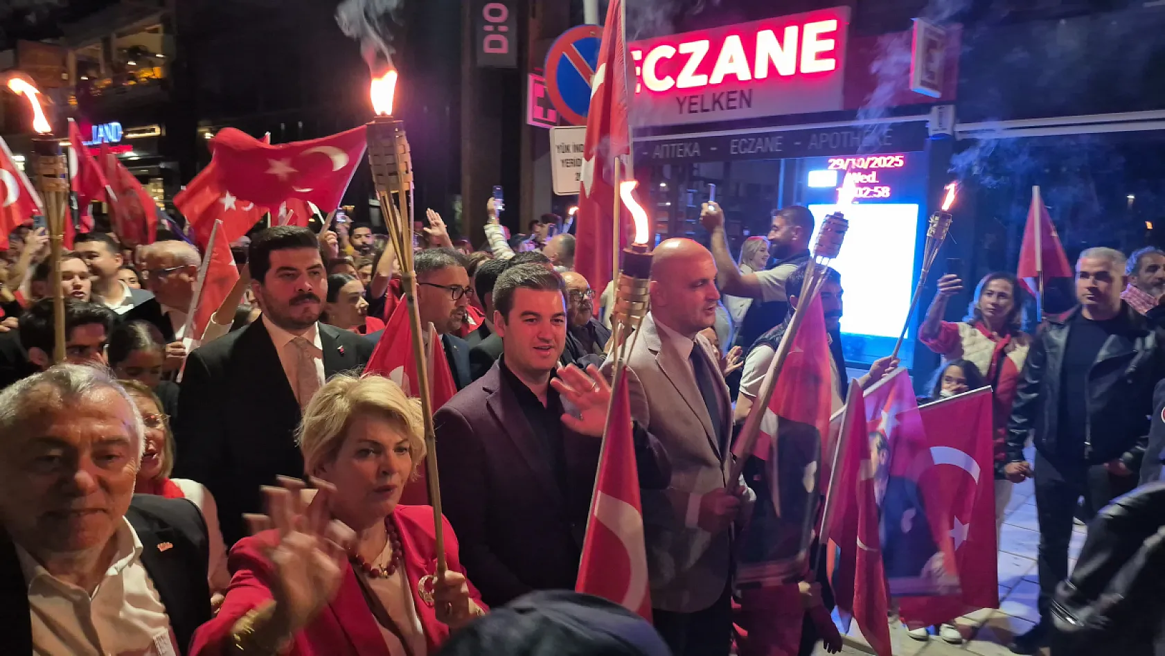 Bodrum'da binlerce vatandaş bayramı kutladı