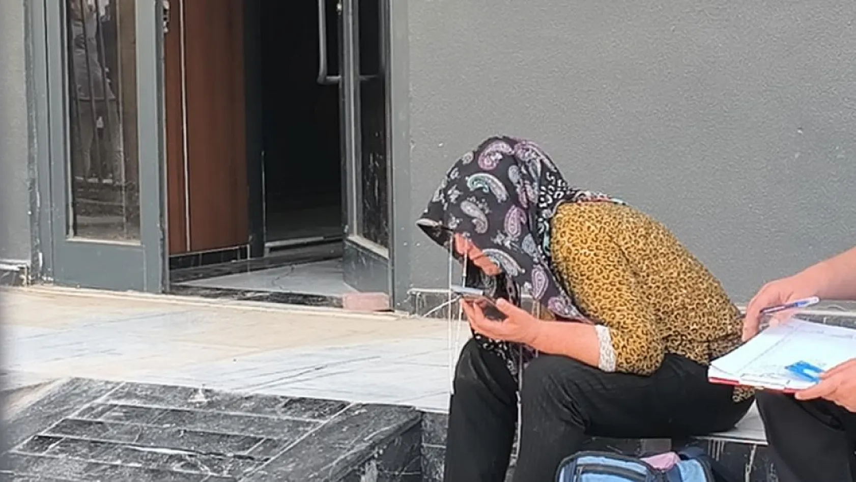 Oğluna ulaşamayınca Kayseri'den Antalya'ya geldi, cansız bedeni ile karşılaşınca feryatları yürek dağladı