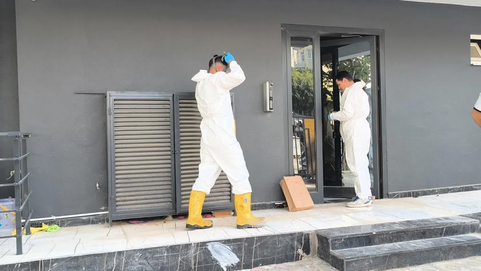 Oğluna ulaşamayınca Kayseri'den Antalya'ya geldi, cansız bedeni ile karşılaşınca feryatları yürek dağladı