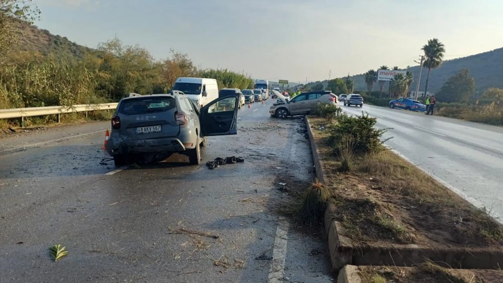 Milas-Bodrum Yolunda zincirleme kaza: Biri ağır 2 yaralı