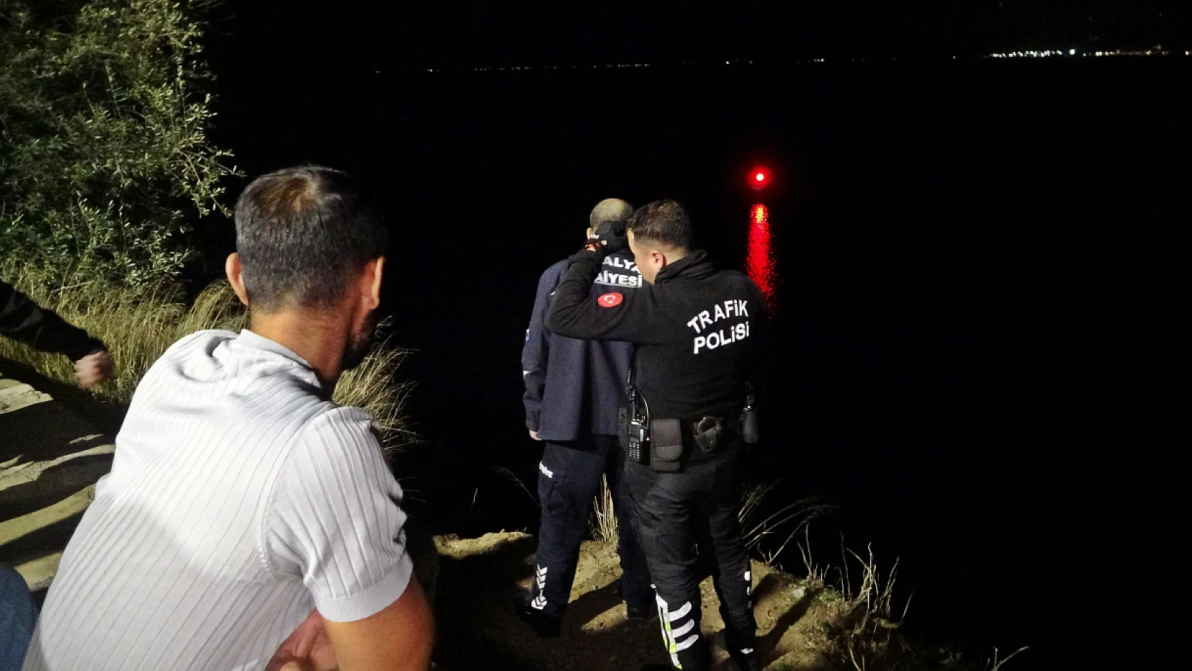 30 metrelik falezlerden kayalık alana düşen genç yaşamını yitirdi