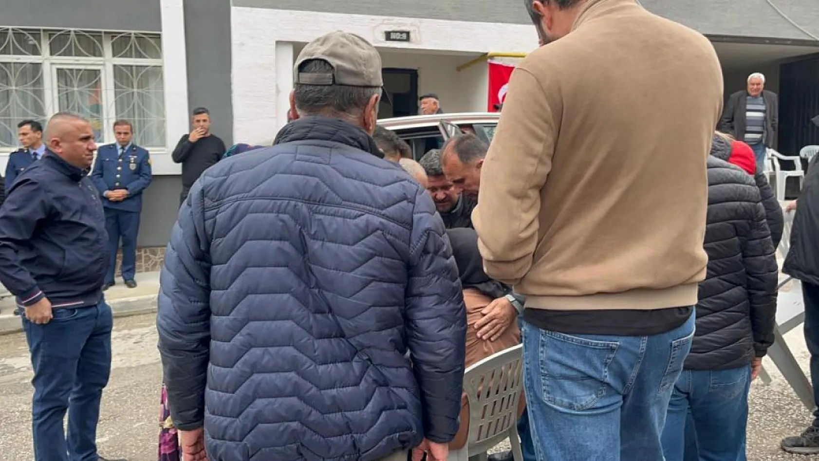 Anne Feryadı Yürekleri Yaktı! Şehit Üsteğmen Memleketine Döndü