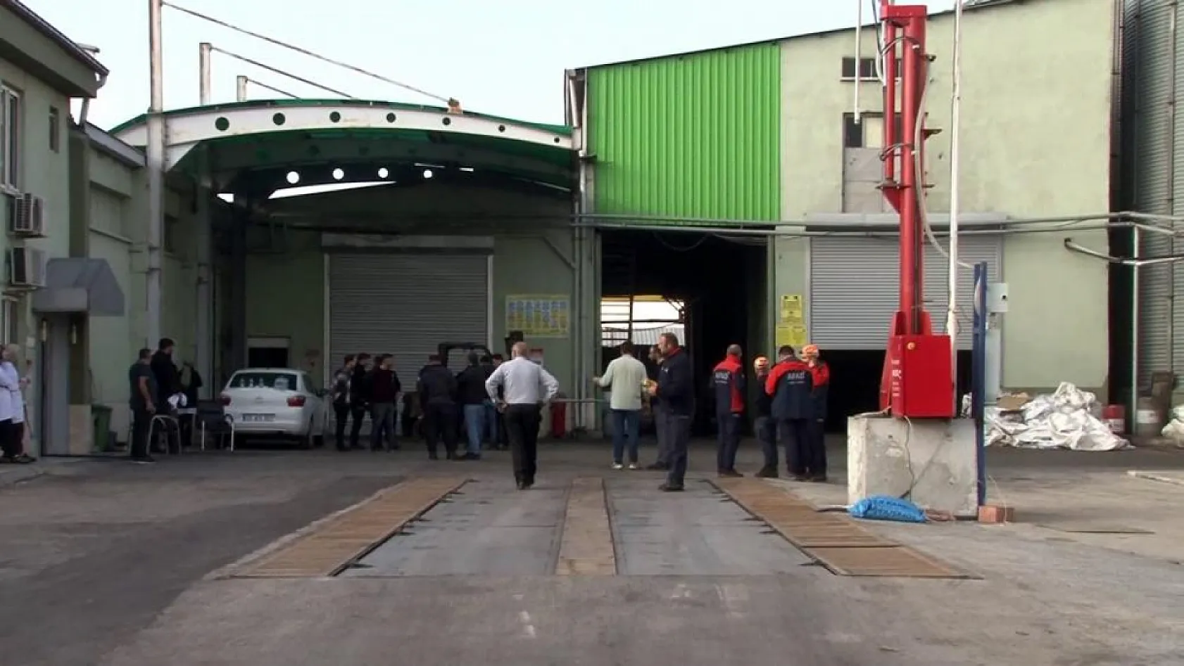 Yağ fabrikasında patlama: 2 işçi yaralandı