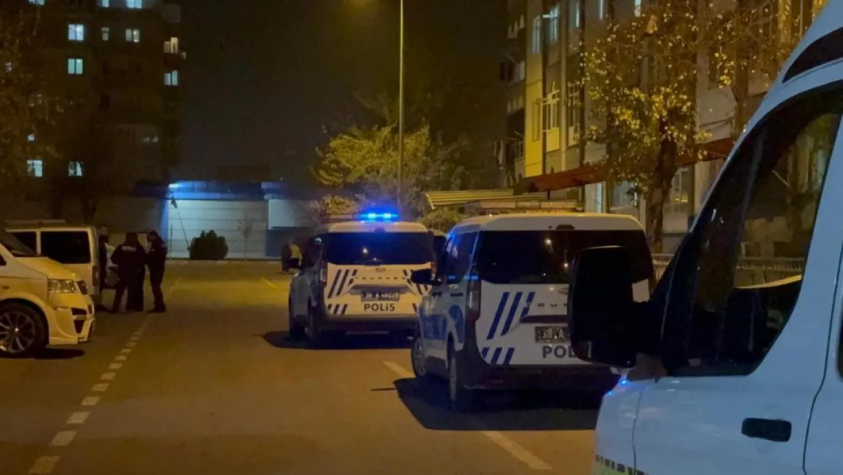 Abla-Kardeş 3 Gün Arayla Evlerinin Penceresinden Atladı