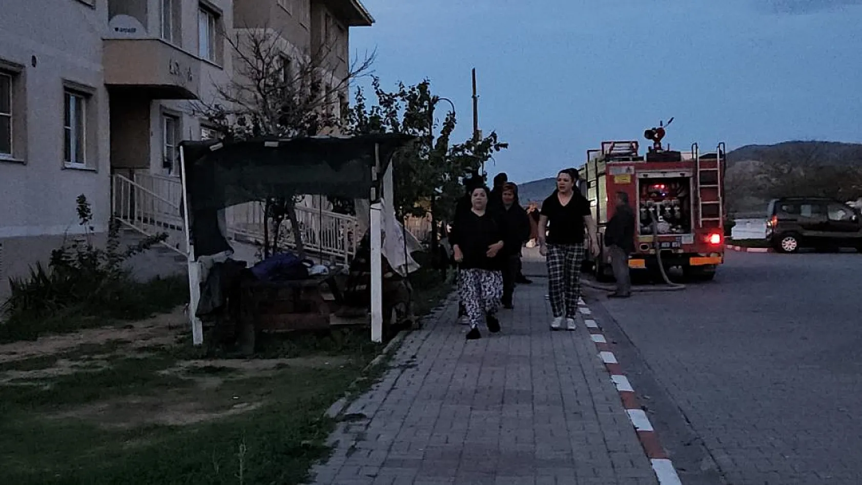 Apartman Koridorunda Dehşet: 68 Yaşındaki Kadın Öldürüldü, Şüpheli İntihar Etti