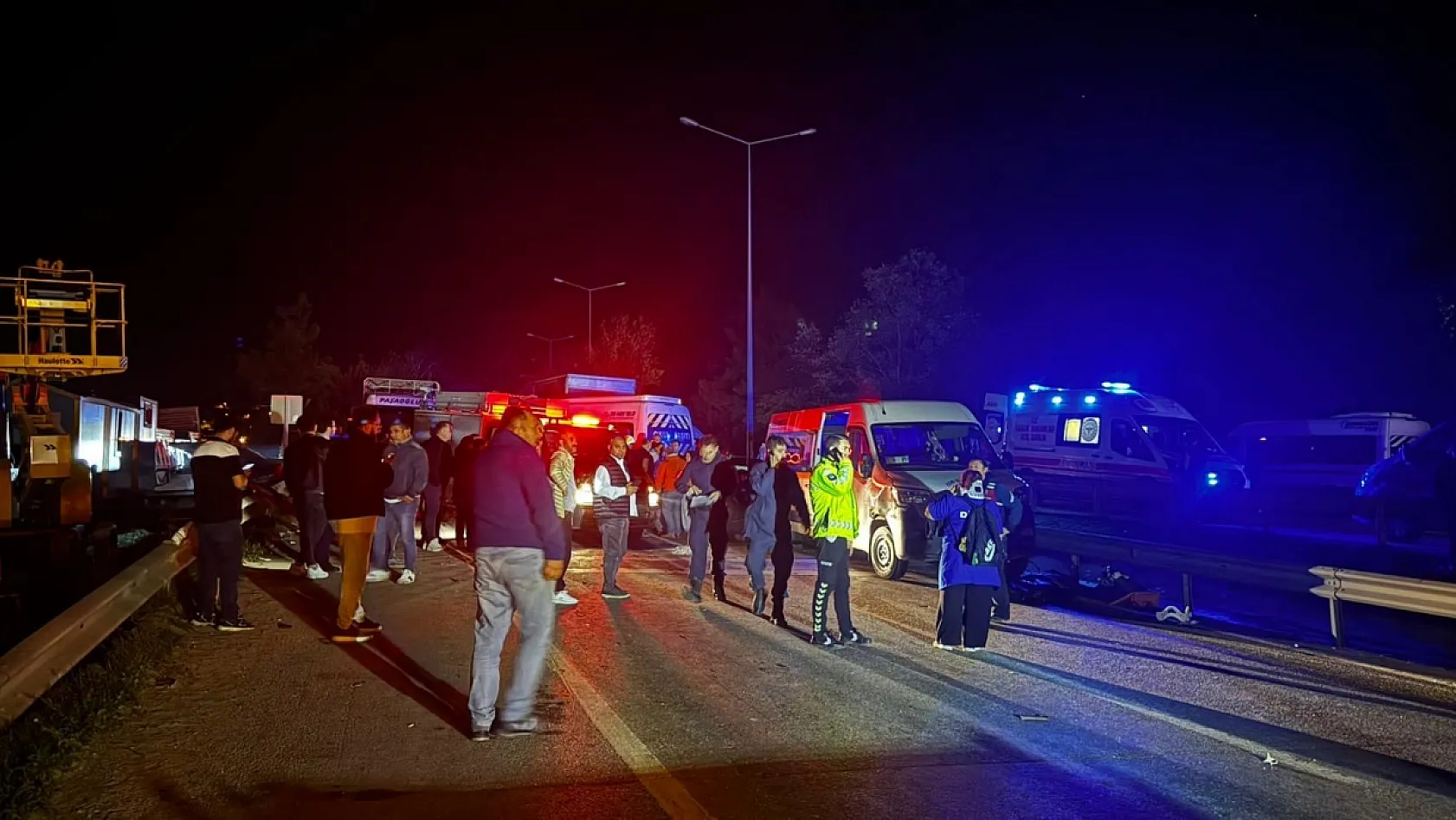 Zincirleme kaza: 1 ölü, 13 yaralı