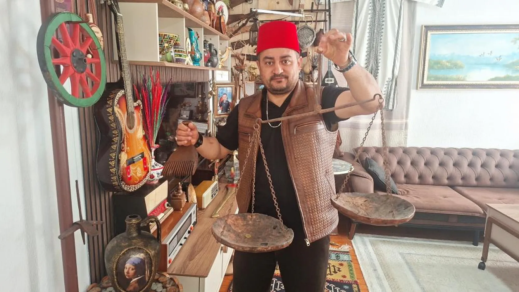 İşçi emeklisi eski antika eşyalarla evinde küçük bir müze kurdu