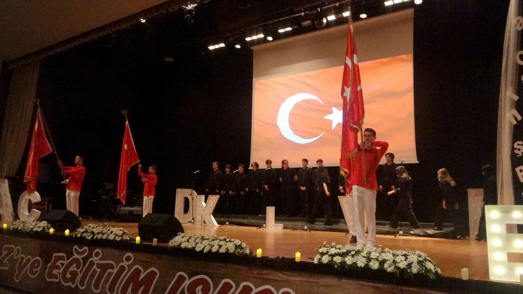 Muğla'da 24 Kasım Öğretmenler Günü düzenlenen programla kutlandı