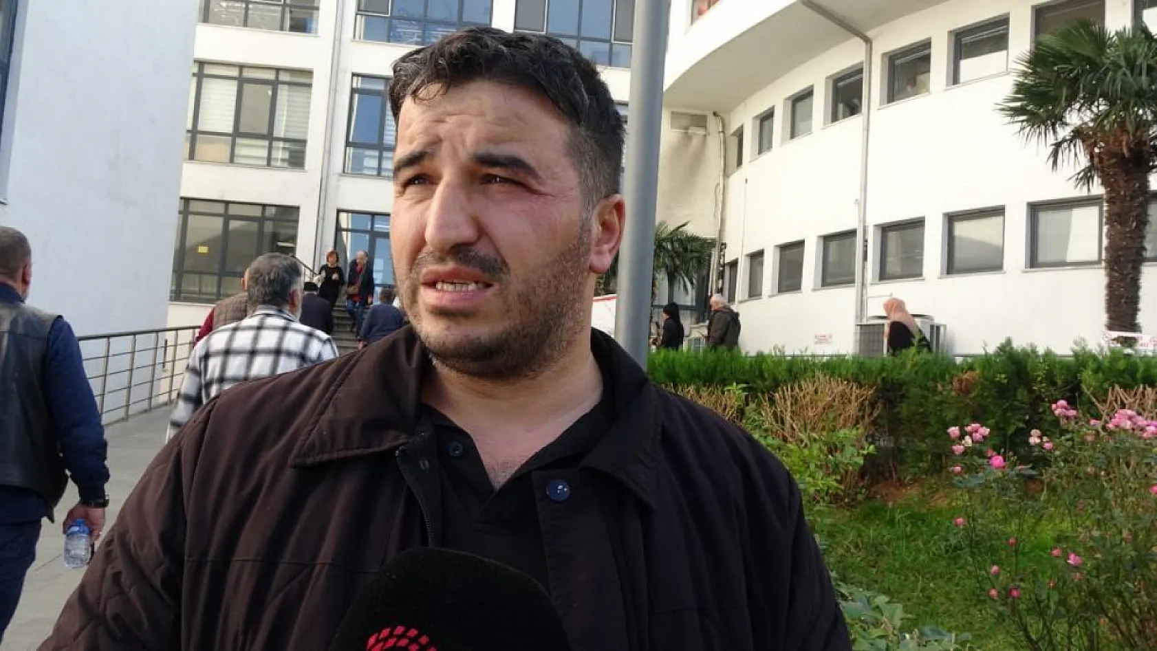 Boşanma aşamasındaki kocasından bıçaklı saldırıya uğrayan kadın tedavi altında