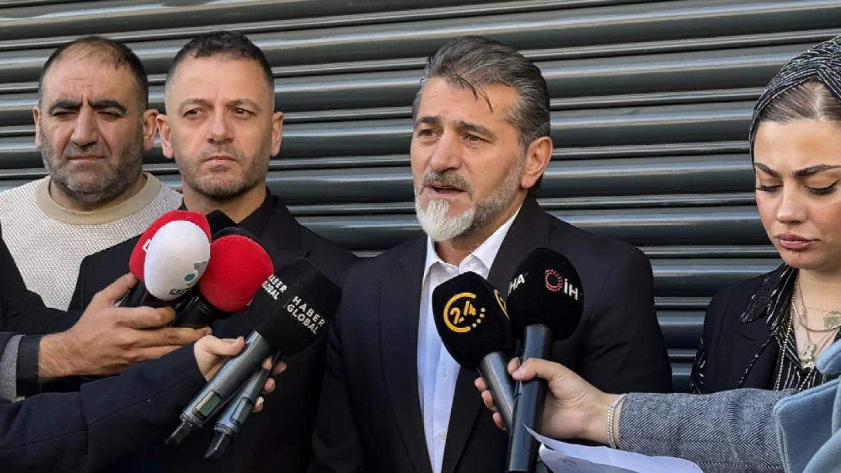 Böcek ailesi soruşturmasında tahliye edilen esnaf konuştu: 'Çok mağdur olduk, 40 senem boşa gitti'