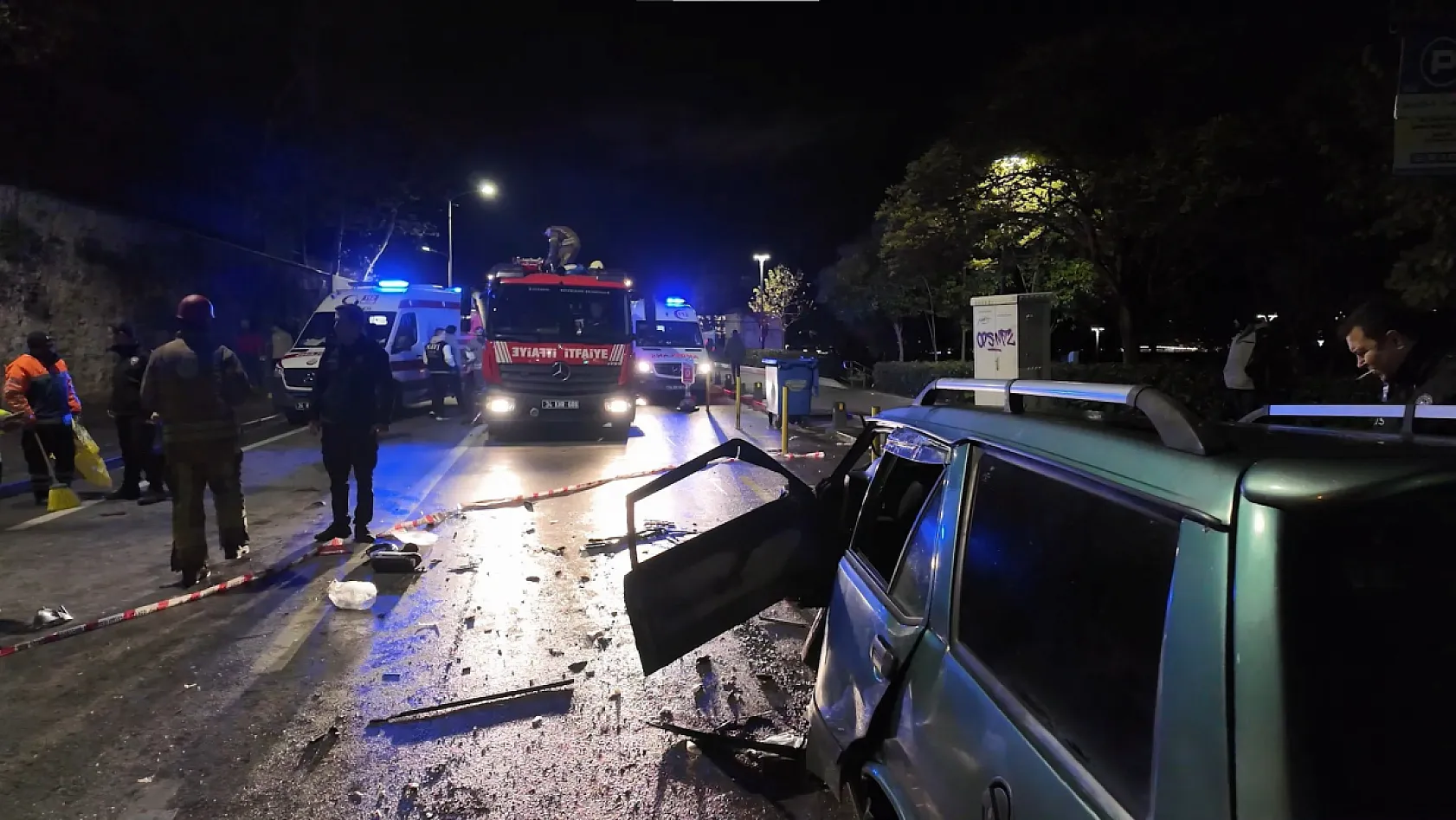 Zincirleme kaza: Tofaş marka araç hurdaya döndü