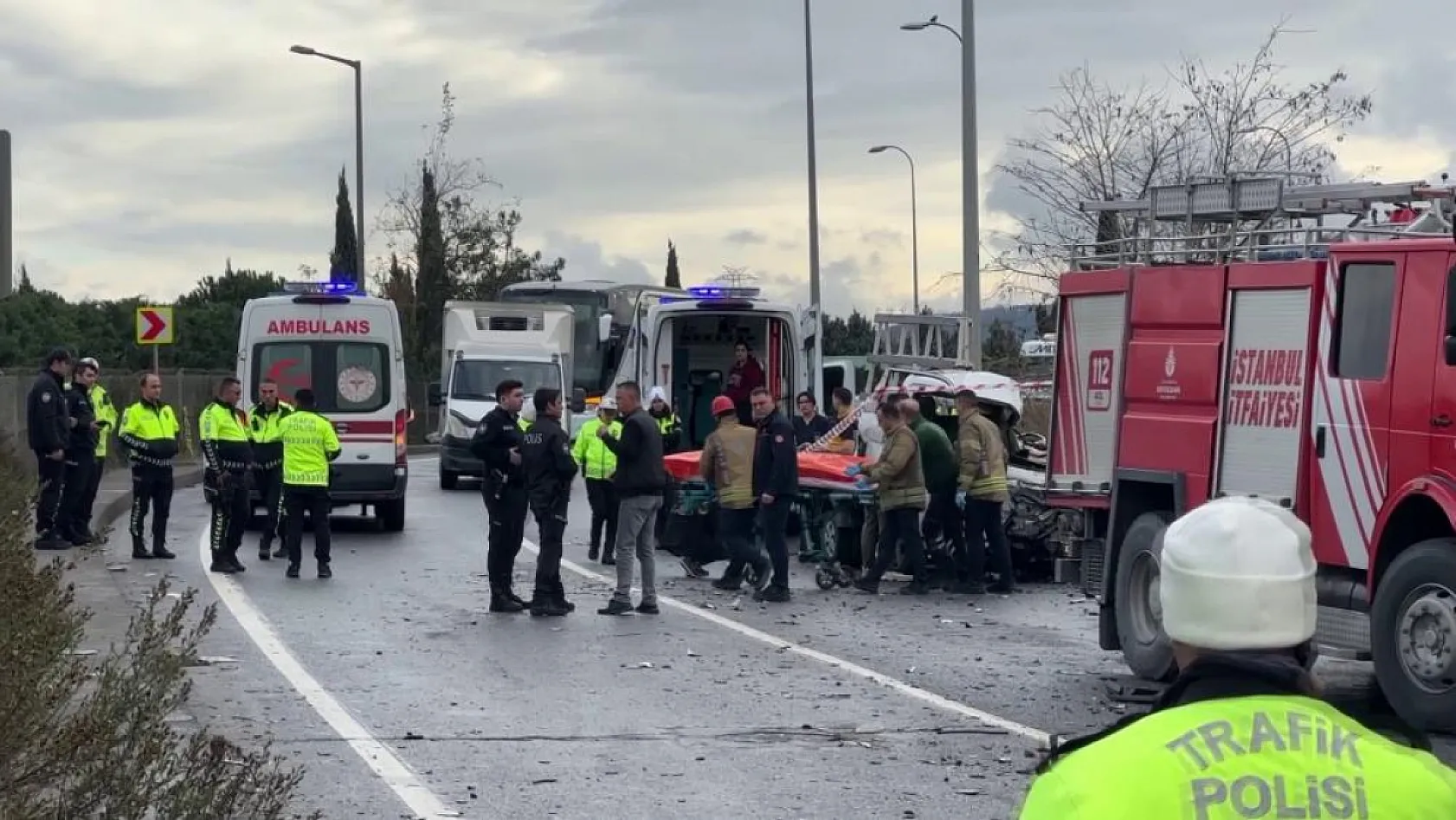 Hafriyat kamyonuyla çarpışan kamyonetin sürücüsü hayatını kaybetti