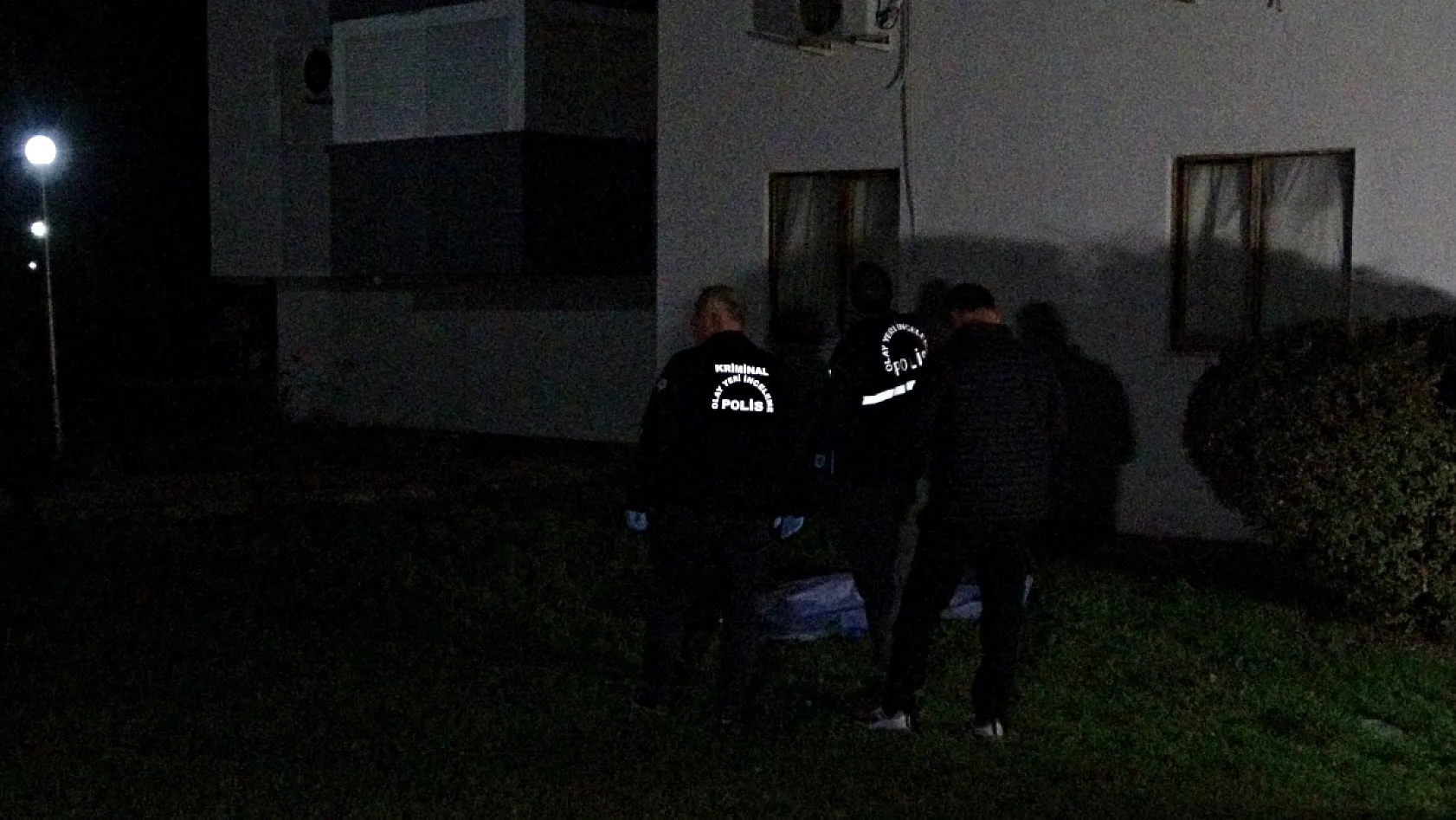 8'inci kattan düşen yaşlı kadın hayatını kaybetti