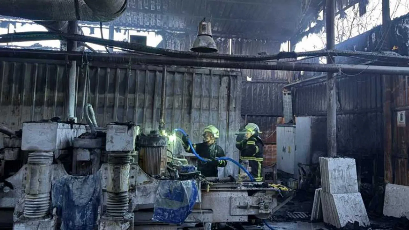 Mermer Fabrikasında Çıkan Yangın Söndürüldü