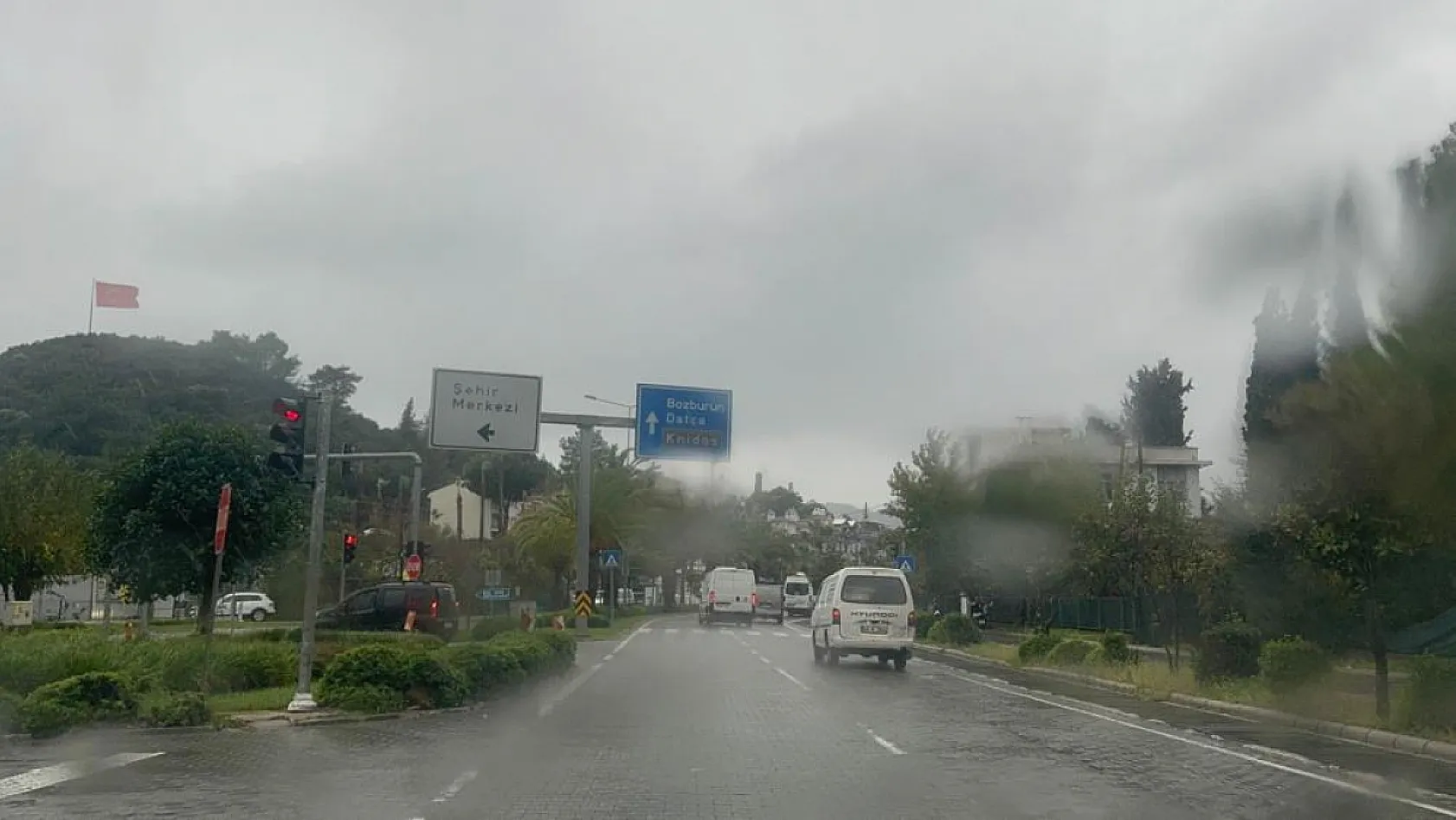 Marmaris'te sağanak etkili oldu